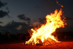 הצדיק נפטר ואתם חוגגים?